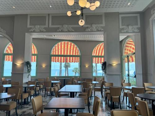 Restaurant, Hotel Vacances Bleues Balmoral in Menton