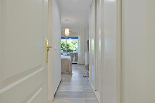2 Bedroom Apartment in Medina Garden - Puerto Banús - image 12