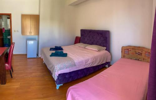 Triple Room with Balcony image 10