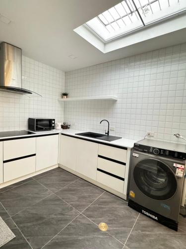 Entire House 4 Beds 4 Baths BTS Ekkamai - image 9