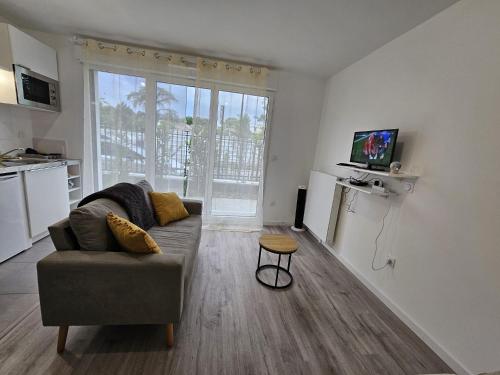 Спільний лаунж/ТБ зона, Studio cosy situé à Bois Colombes (Studio cosy situe a Bois Colombes) in Буа-Коломб