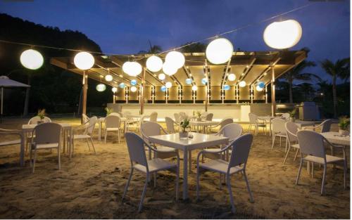 Restaurant, Hamilo Coast Pico De Loro - Sunset Room at Pico in Pico de Loro (Cutad) Cove