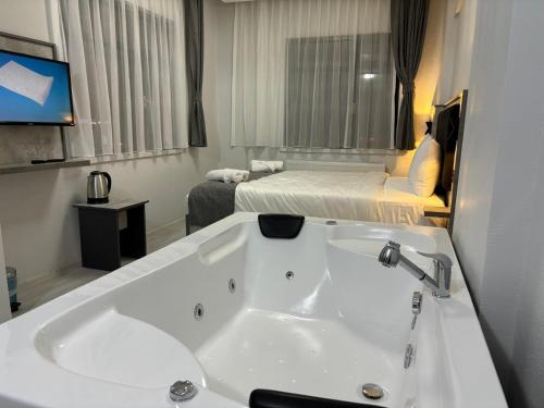 Bolu Paşa (Bolu Pasa) in بولو