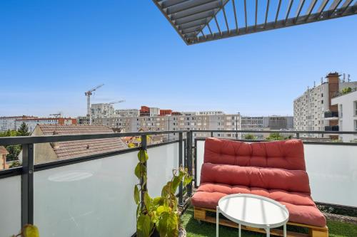 Зручності, Chic and comfortable apart with parking and balcony in Безон