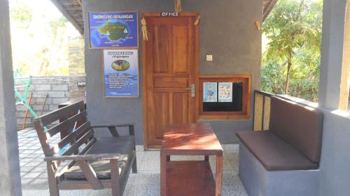 Lobby, Taman Menjangan homestay by SnorkelingMenjangan in Menjangan