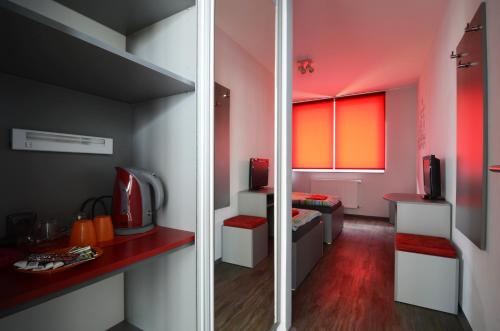 Double Room image 6