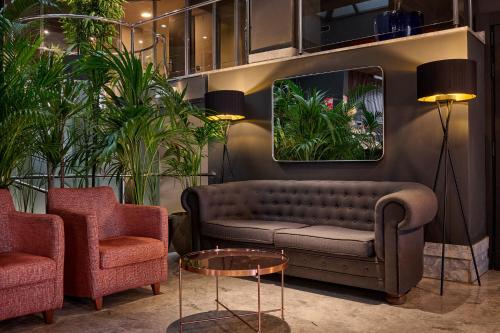 Hotel Malcom and Barret - image 13