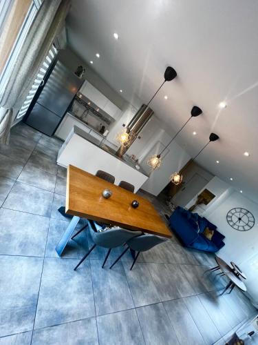 Appartement luxueux design architecte tout équipés 85m2 sur 2 niveaux plus 2 terrasses de 16m2, Marseille (fotografie 10)