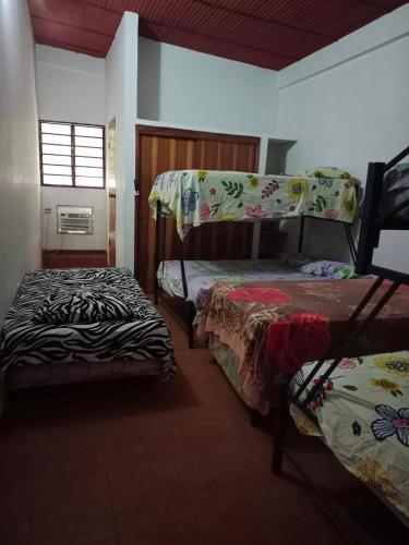 2 twin beds, 3 bunk beds