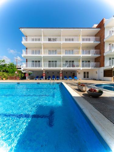 בריכת שחיה, Apartamentos Sunway Amapola in סיטגס