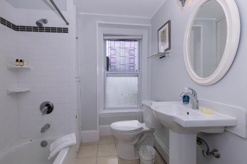 Prince Albert Guest House, Provincetown - 샤워실