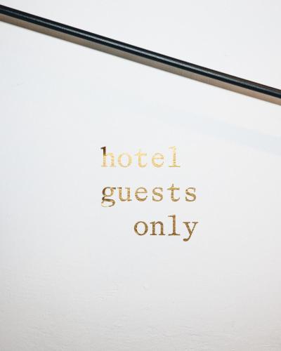 Kai 36 - Hotel zwischen Fels und Fluss - image 11