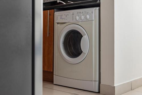 StoneTree - Newly Furnished - Near Metro - image 10