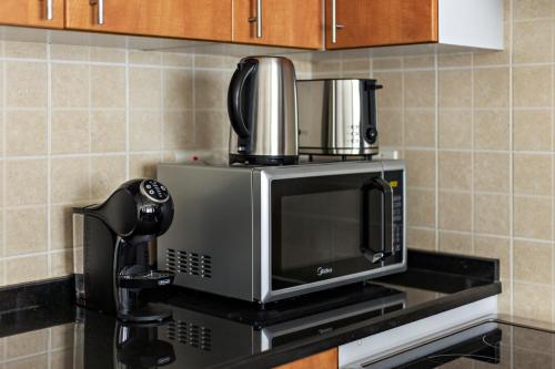 StoneTree - Newly Furnished - Near Metro - main image