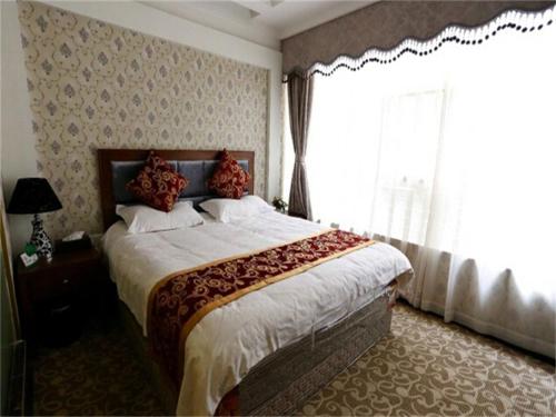Yanting Zhuoyue Theme Hotel Suining Shi In China - 