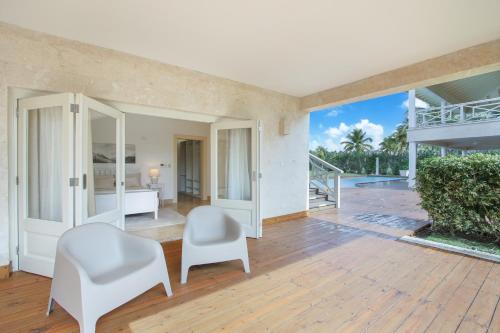 Luxury Ocean-View Villa with Private Pool & Golf Access, Dedicated Staff Luxury Ocean-View Villa with Private Pool & Golf Access, Dedicated Staff
