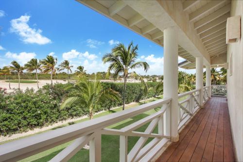Luxury Ocean-View Villa with Private Pool & Golf Access, Dedicated Staff Luxury Ocean-View Villa with Private Pool & Golf Access, Dedicated Staff