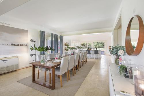 Luxury Ocean-View Villa with Private Pool & Golf Access, Dedicated Staff Luxury Ocean-View Villa with Private Pool & Golf Access, Dedicated Staff