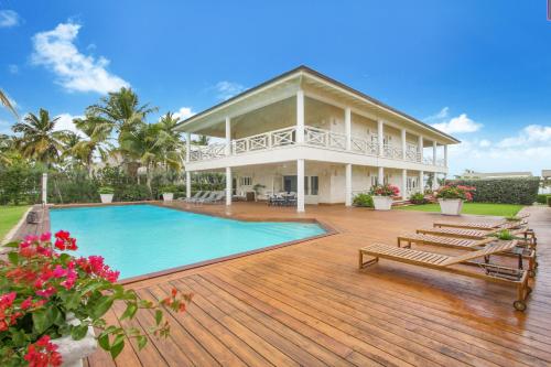Luxury Ocean-View Villa with Private Pool & Golf Access, Dedicated Staff Luxury Ocean-View Villa with Private Pool & Golf Access, Dedicated Staff