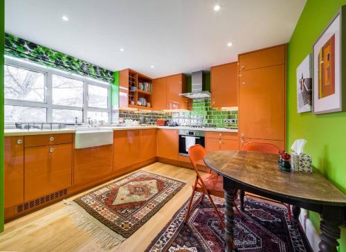 3 bed 2 bath on Portobello Road in Notting Hill - image 2