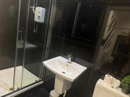 Liverpool city central 2 bedroom apartment, Liverpool (zdjęcie 6)