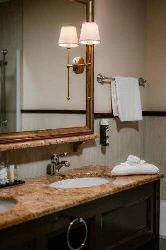 Superior Suite with Mountain View