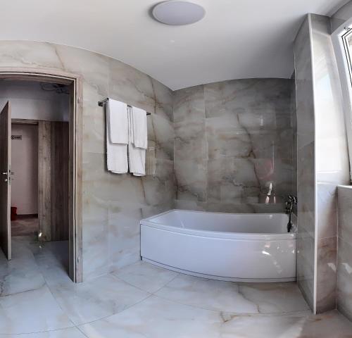 Hotel EMMA S R L 3