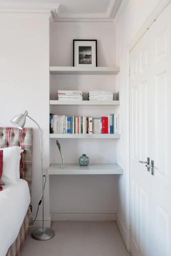 Notting Hill Home on Tree-Lined Street Near Tube Stations - image 5