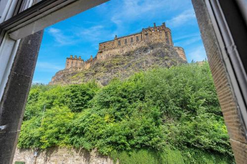GuestReady - Lovely nest in the Old Town, Edinburgh (photo 11)