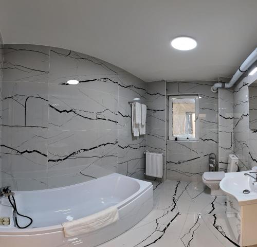 Hotel EMMA S R L 2