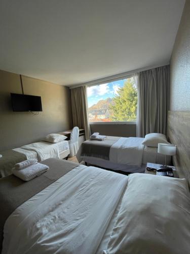 3 twin beds