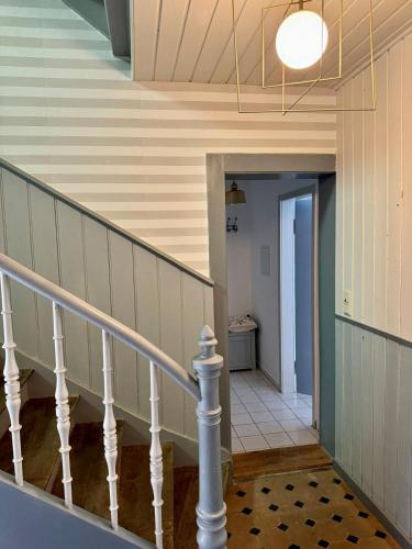 2 bedrooms, 3 beds