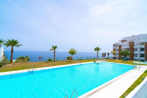 Deluxe One-Bedroom Apartment with Ocean View