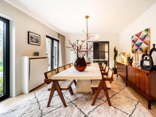 Luxury 455m2 Villa in Waterloo in วอเตอร์ลู