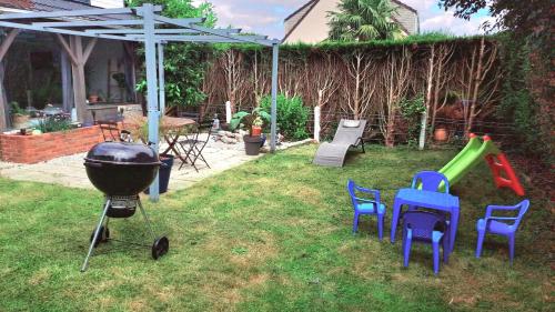 SPA Familial, Zen Zone Jacuzzi & Jardin, Jeux & Cheminée (SPA Familial, Zen Zone Jacuzzi & Jardin, Jeux & Cheminee) in บูร์ฌเทอรูลด์-แอ็งเฟรอวิล