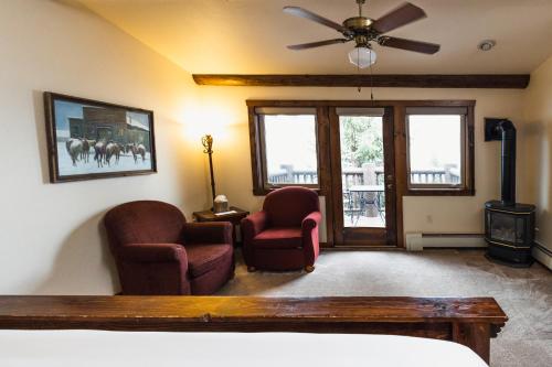 Taharaa Mountain Lodge - image 3