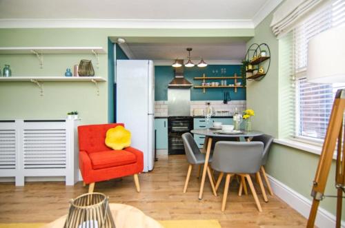 Cosy Lichfield Apartment in ลิชไฟลด์
