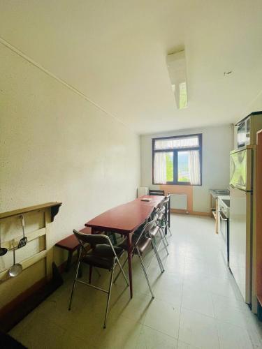 Konyha, La Baleine Blanche - Hostel in Campan