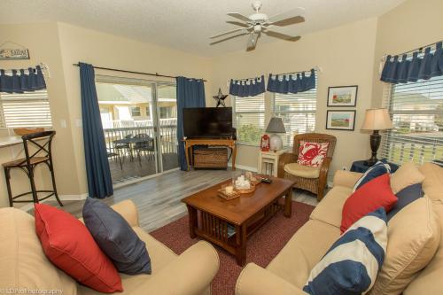 Sandpiper Cove 9230- by Holiday Isle Properties near Shrimp Basket