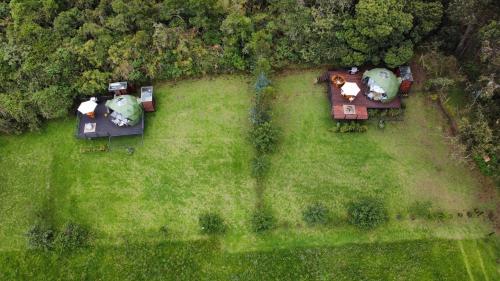 Çevredekiler, MAUNA Glamping in Diğer