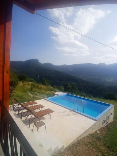 Accommodation in Rasina