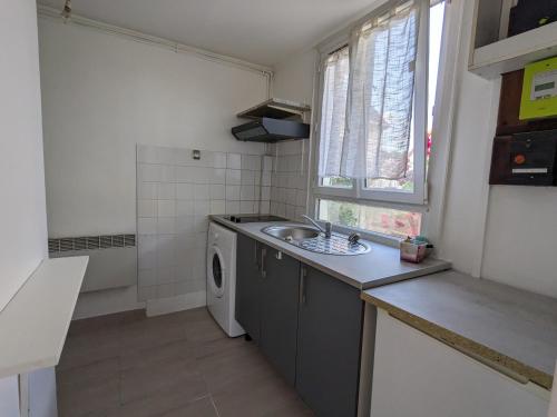 Petite maison proche l'aéroport Charles de Gaules, parc Astérix et Stade de France (Petite maison proche l'aeroport Charles de Gaules, parc Asterix et Stade de France) in Гусенвіль