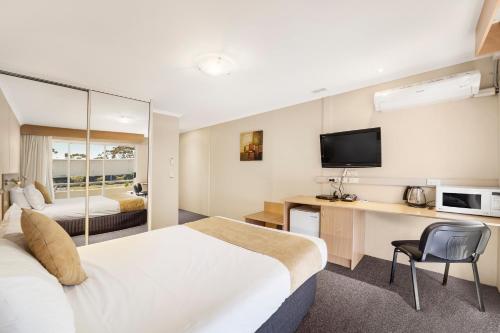 1 queen bed