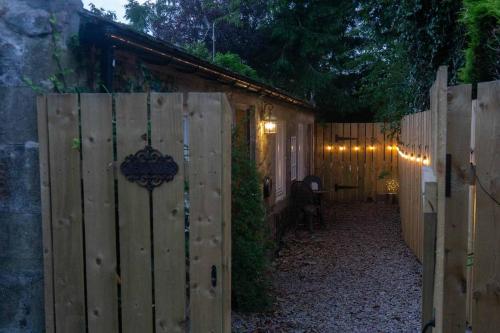 Kert, The Potted Pineapple in Chapel of Garioch