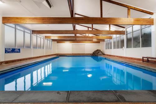 Swimming pool, Ciloms Airport Lodge in Melbourne Tullamarine Airport