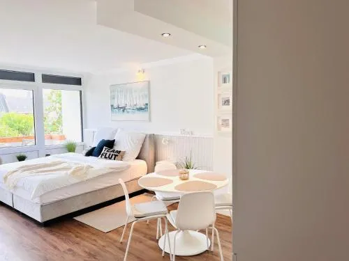 NEU - Frisch renoviertes Ferienapartment "Waterkant" in Büsum, Deutschland