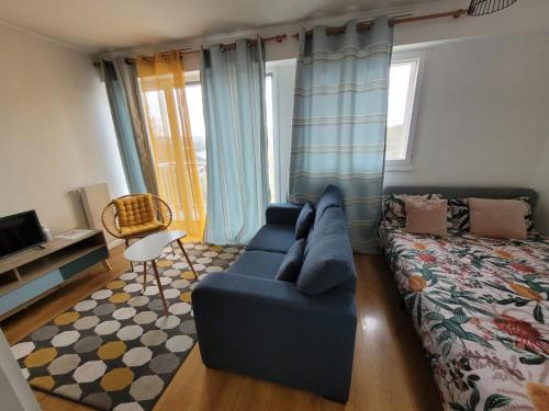 Charmant Studio avec Vue sur l'Orge, Proche RER et Aeroport d'Orly in Savigny Sur Orge