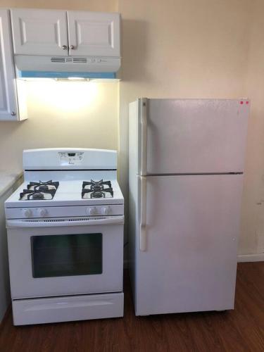 Spacious and private apartment with 3 bedrooms and 1 bathroom near Newark International Airport EWR and New York City