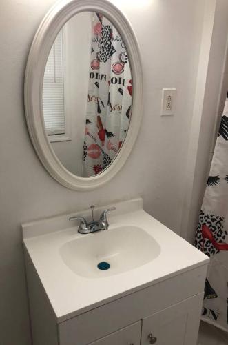 Private 3-bedroom house, 15-min walk to NYC train in Perth Amboy, USA