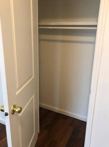 Private 2-bedroom apartment 10-mins to EWR in Elizabeth, USA